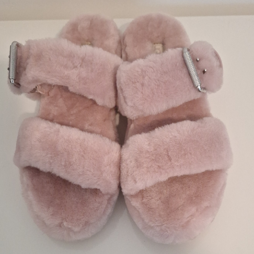 UGG FUZZ YEAH SLIPPERS